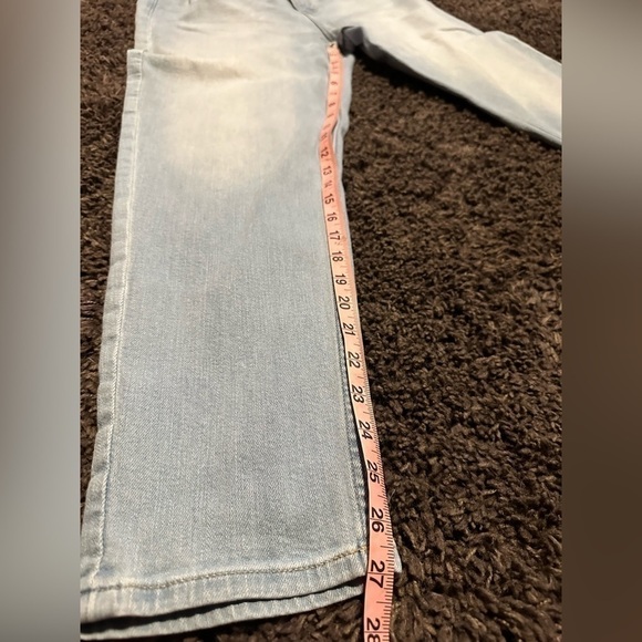 TRUE Craft Light Wash Some Distress Size 7 High Waisted Mom Jeans - Picture 10 of 12